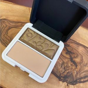 Younique Duet Eyeshadow